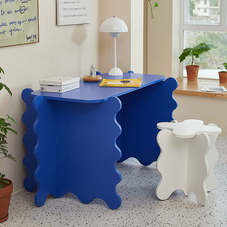 Amando Petal Desk