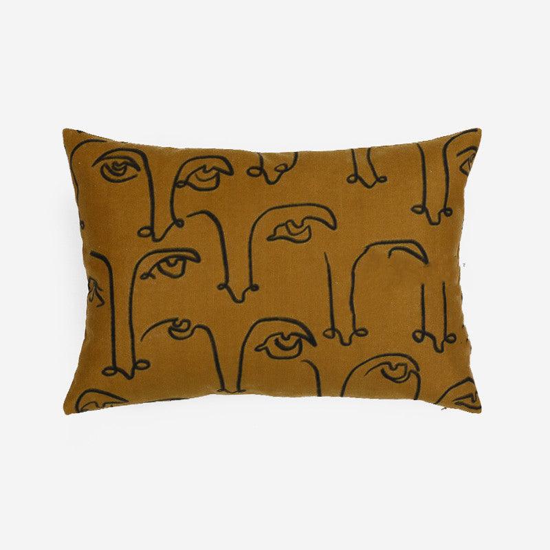 Bela illustration Pillow Cover & Insert