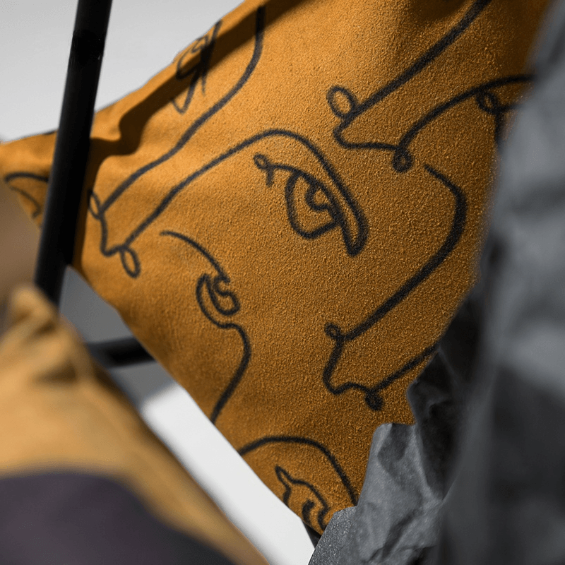 Bela illustration Pillow Cover & Insert